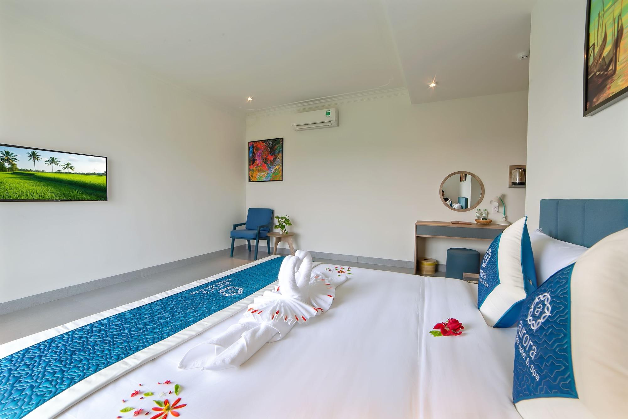 Aurora Riverside And होटल 4*